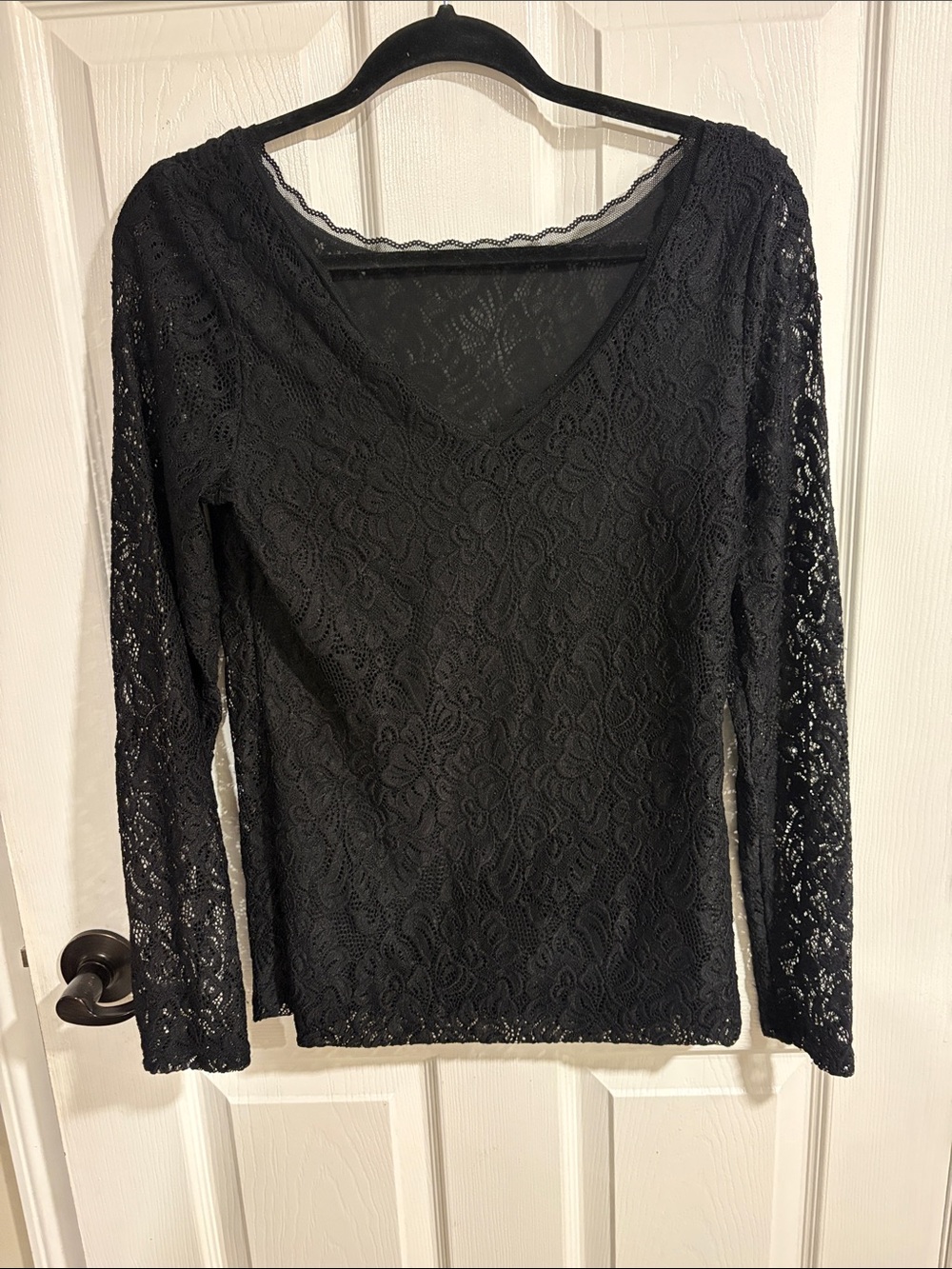 White House Black Market Black Lace V-Neck Long-Sleeve Top